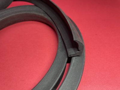 Dakrubber boven achterruit mouse - Afbeelding 2