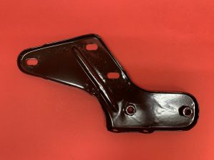 Bumper bracket left front