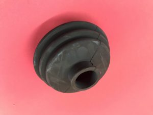 Driveshaft dust cover gearbox side 66-70