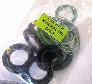 Caliper overhaul kit front/rear