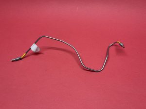 Pipe from steering rack pinion front to T-piece left against chassis rail