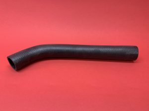 Waterhose left engine to tube --> 7/72