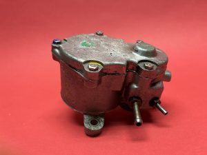 Steering governor Diravi 9/72 --> overhauled with new piston