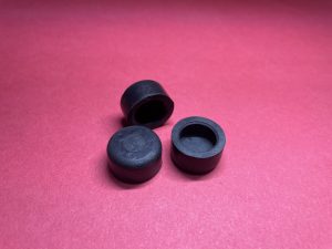 Butée de charnière de capot en caoutchouc