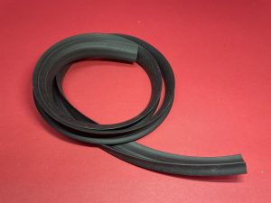 Roof rubber above rear window mouse