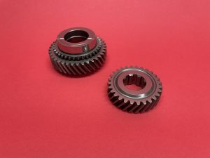 Set of gears for 5th gear. 28 teeth and 37 teeth