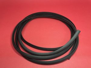 Roof rubber sedan polyester/aluminium (14 holes)