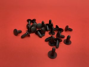 Graffetta per tappetino isolante per cofano (set di 28 pezzi in plastica)