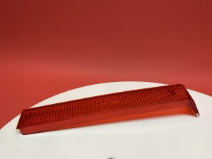 Lens turn signal behind red right USA