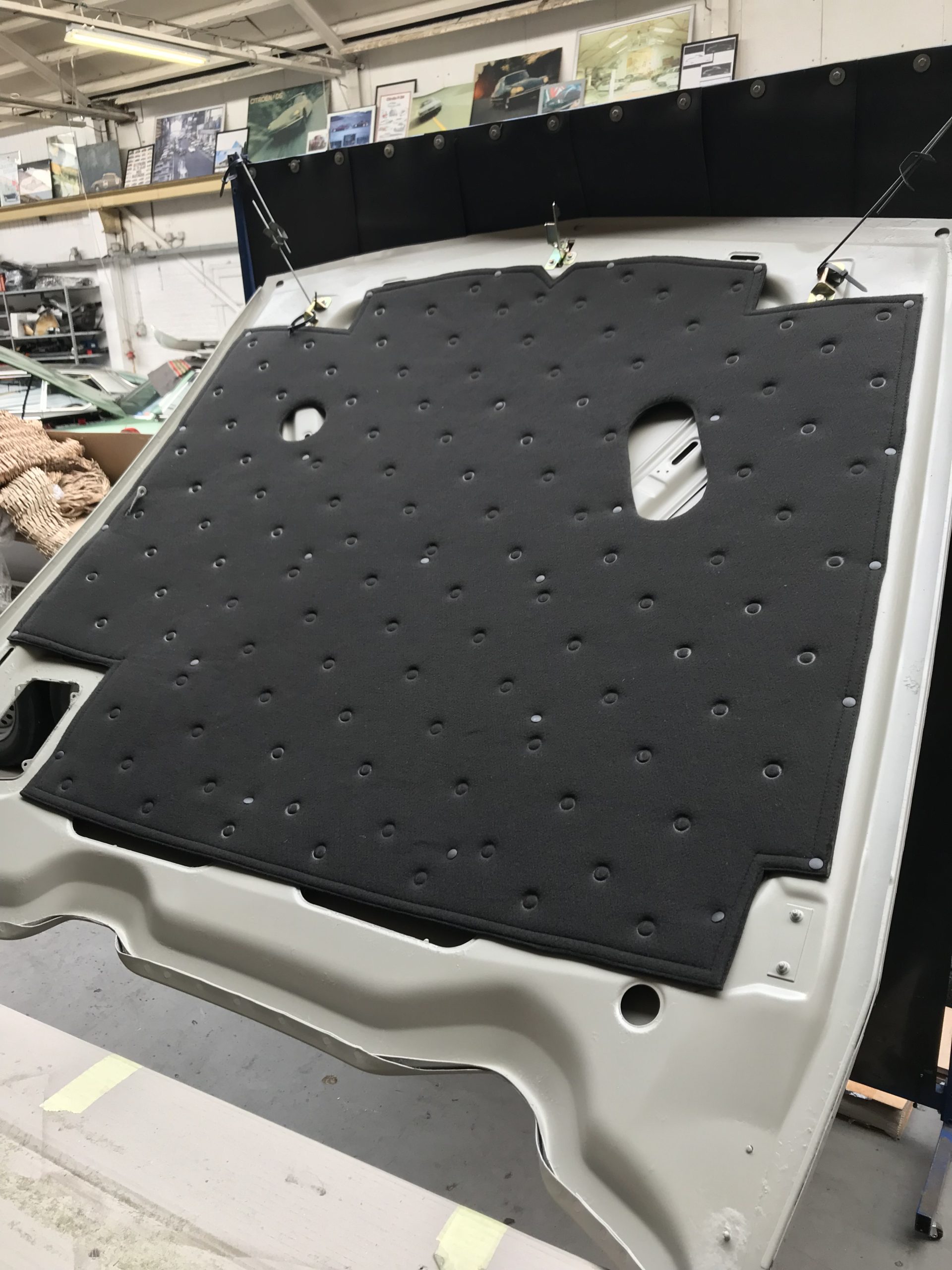 Tappetino isolante per il cofano - immagine 5