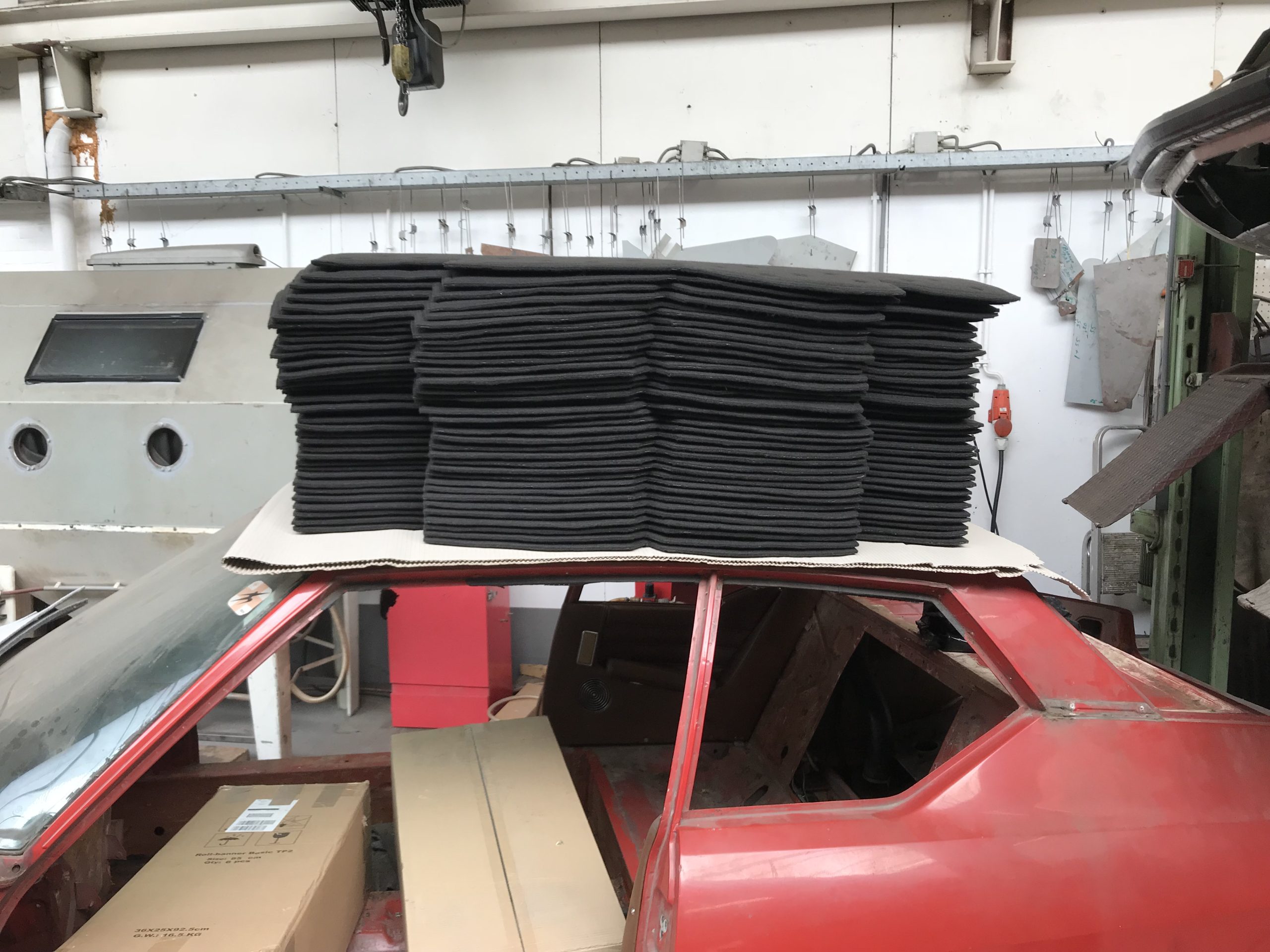 Tappetino isolante per il cofano - immagine 6