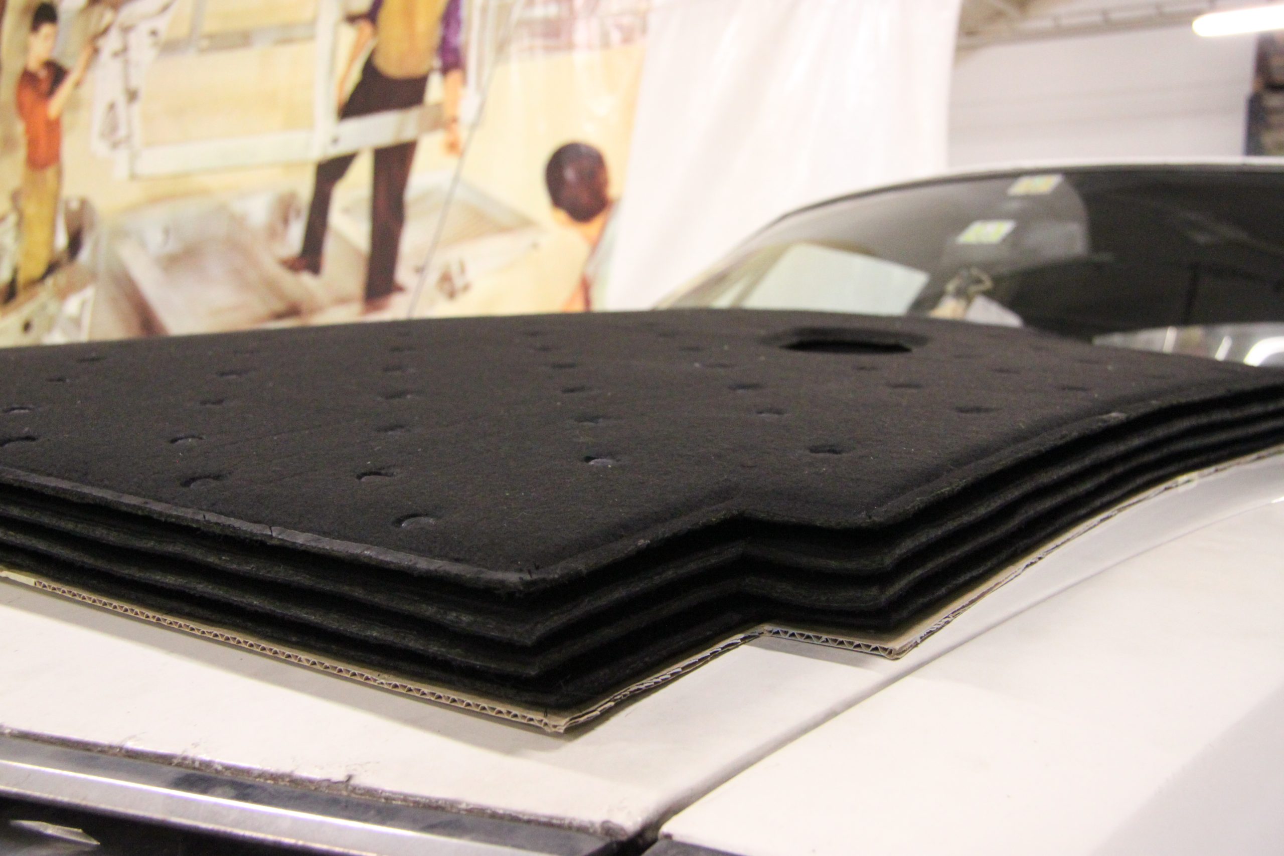 Tappetino isolante per il cofano - immagine 7