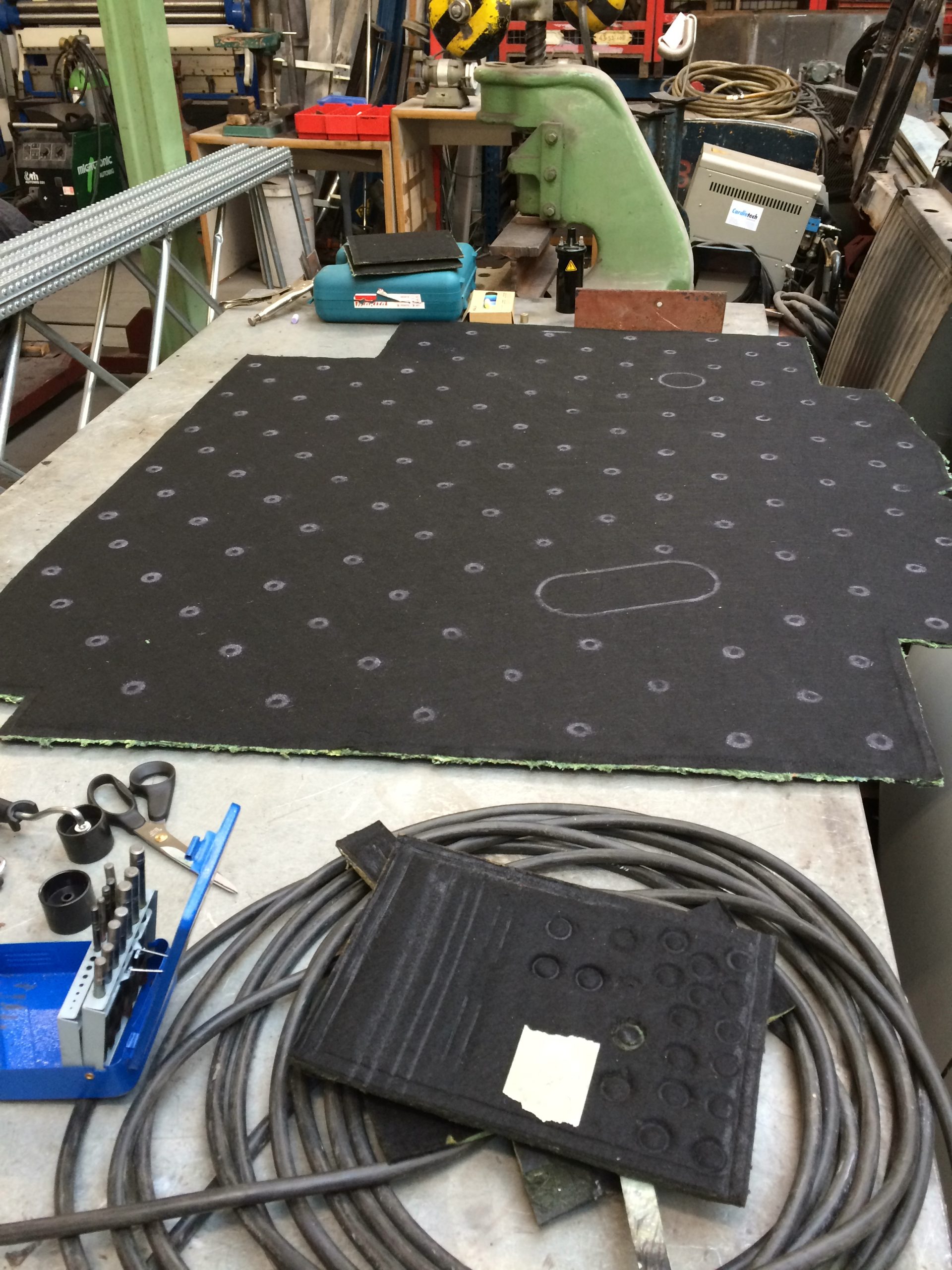 Tappetino isolante per il cofano - immagine 8