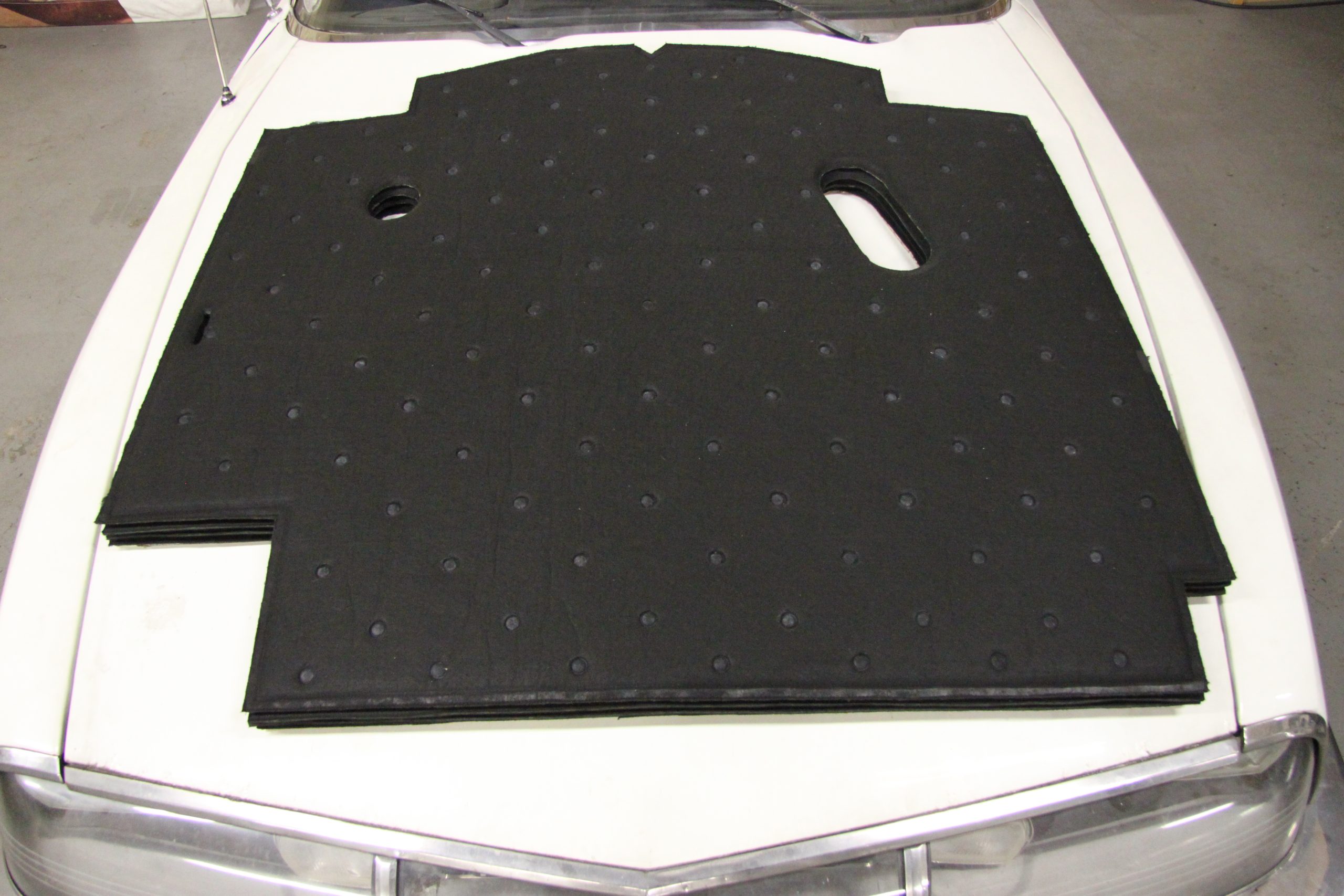 Tappetino isolante per il cofano - immagine 9