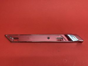 Suporte-emblème droit 06/71 -->