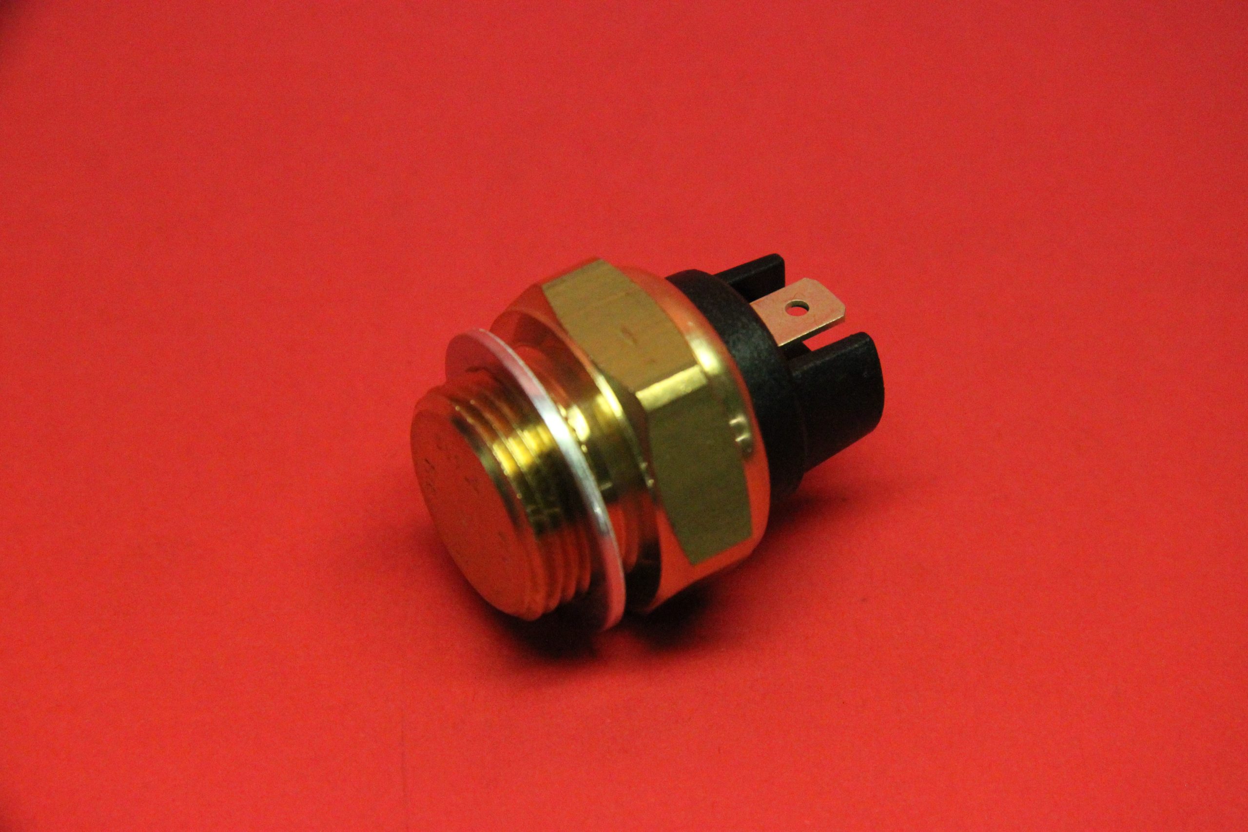 Thermocontact water temp. In thermostat housing lid 102/93