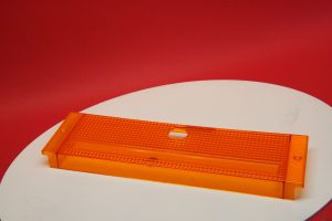 Reflektor hinten zwischen den Leuchten orange